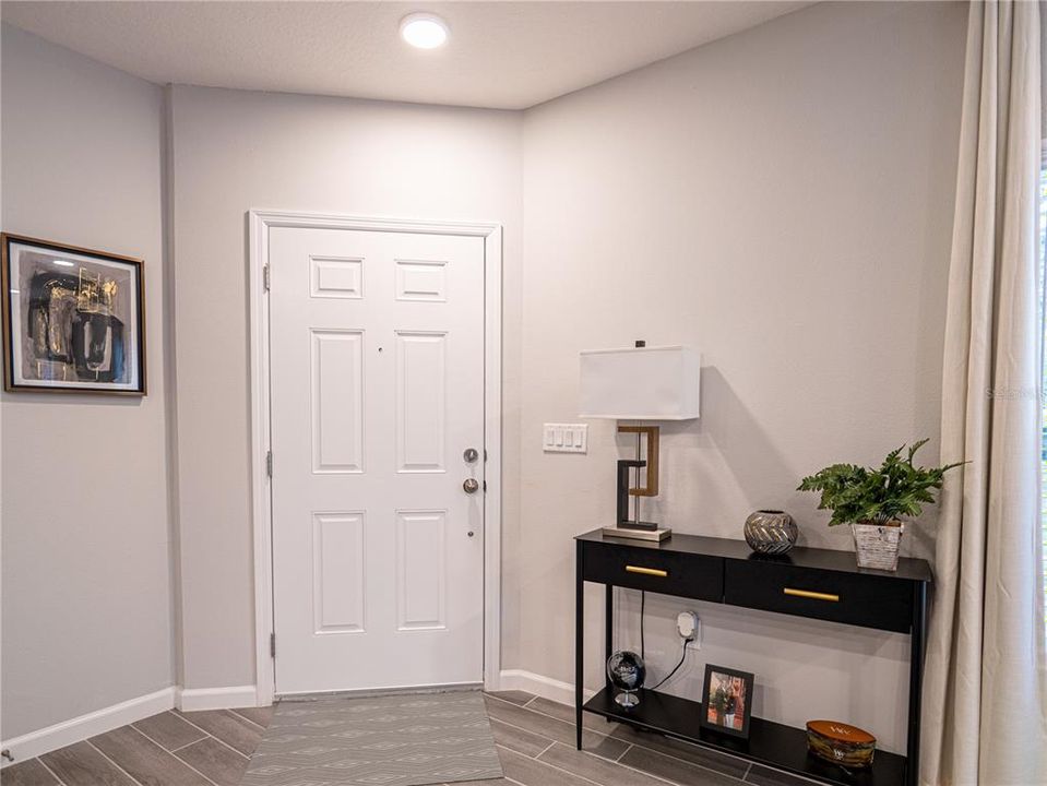 For Sale: $489,000 (4 beds, 3 baths, 1801 Square Feet)
