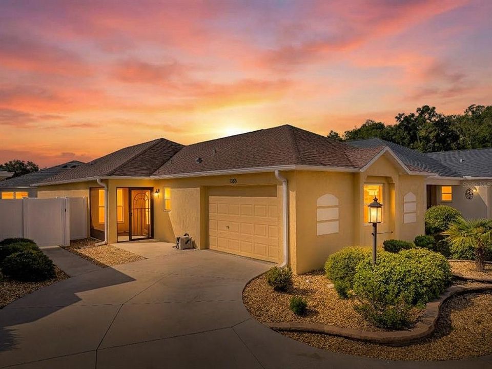 For Sale: $325,000 (3 beds, 2 baths, 1442 Square Feet)