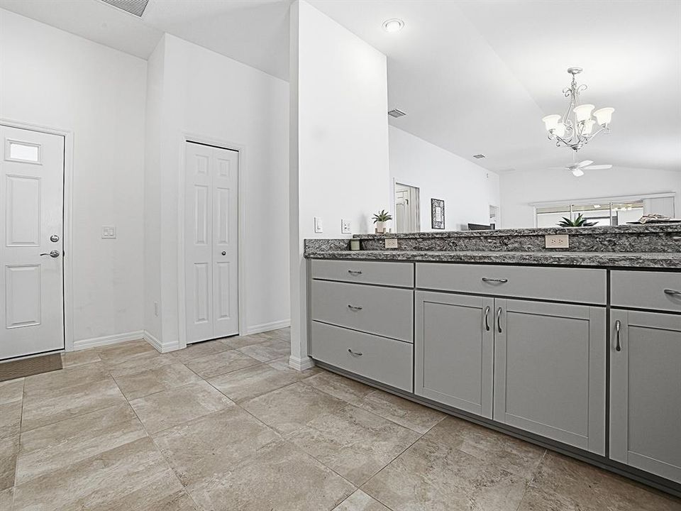 For Sale: $325,000 (3 beds, 2 baths, 1442 Square Feet)