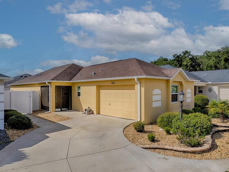 For Sale: $325,000 (3 beds, 2 baths, 1442 Square Feet)