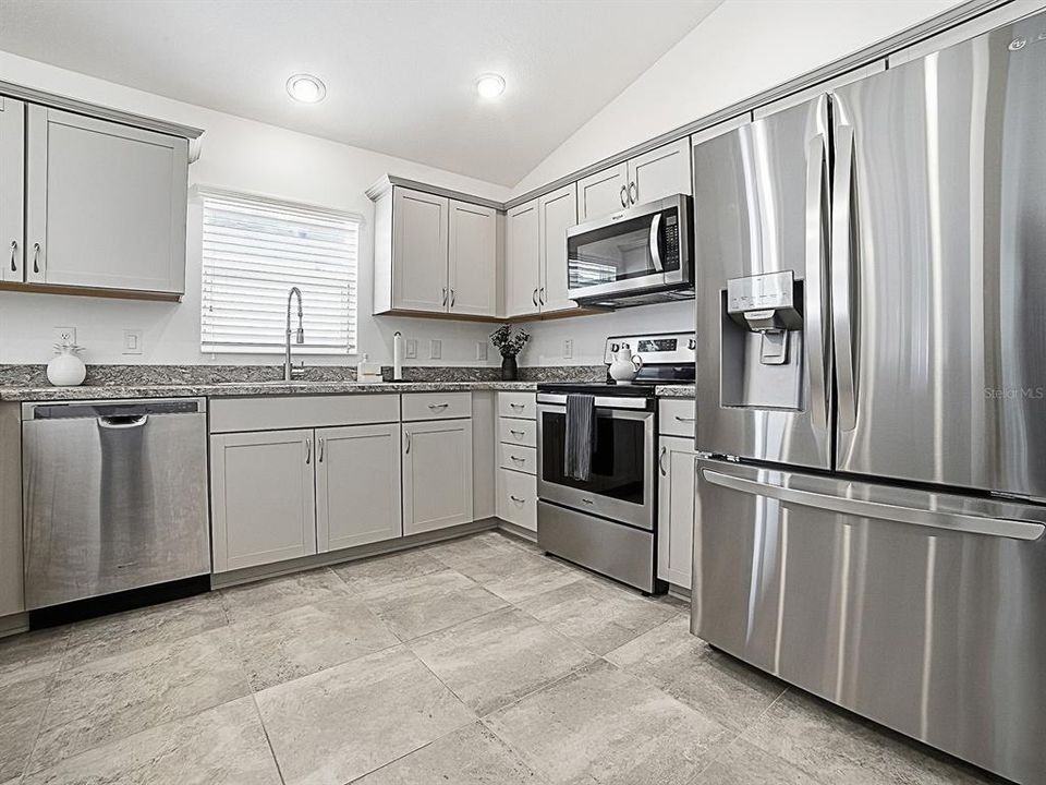 For Sale: $325,000 (3 beds, 2 baths, 1442 Square Feet)