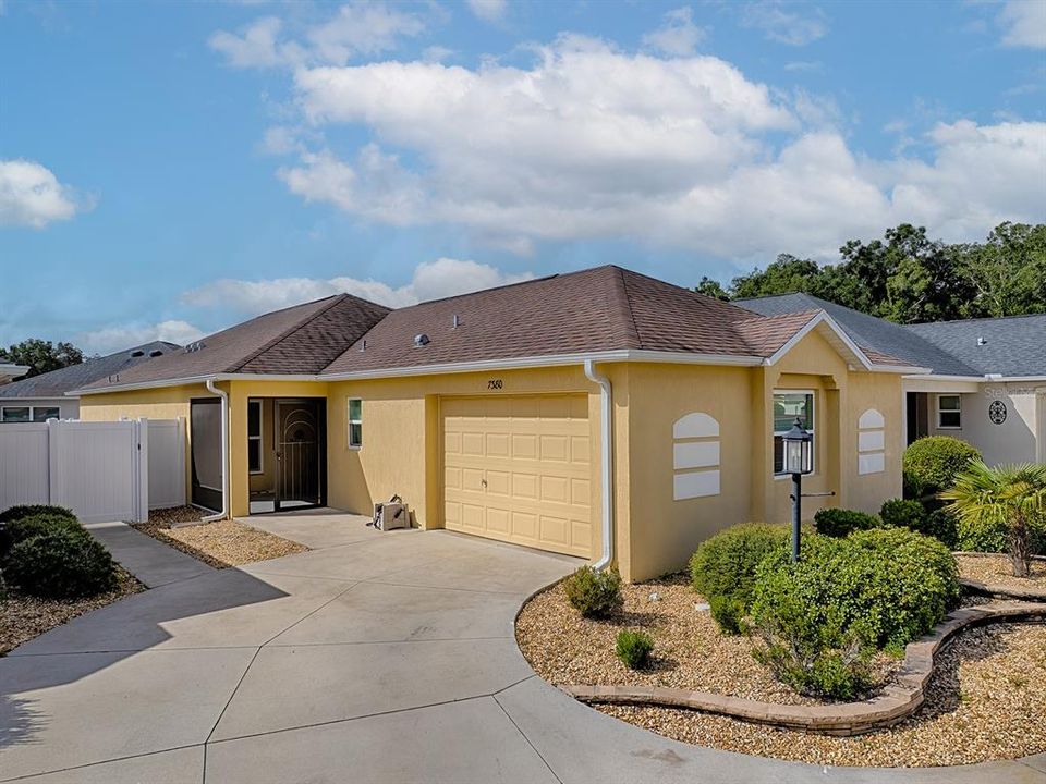 For Sale: $325,000 (3 beds, 2 baths, 1442 Square Feet)