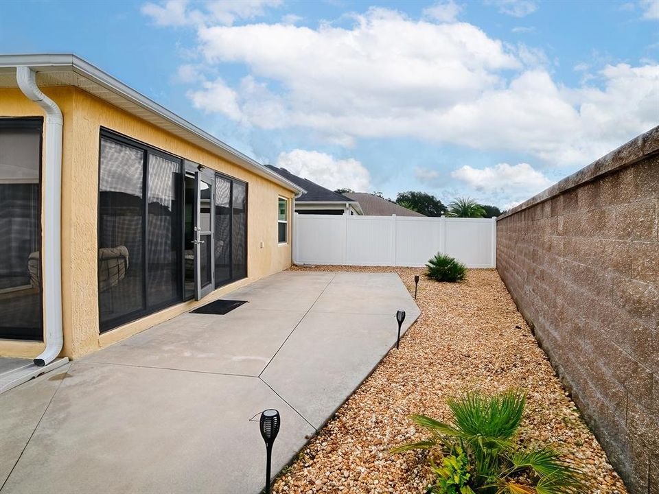 For Sale: $325,000 (3 beds, 2 baths, 1442 Square Feet)