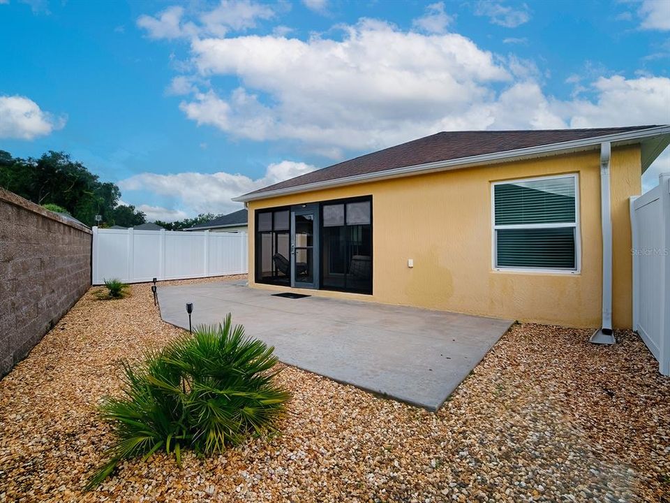 For Sale: $325,000 (3 beds, 2 baths, 1442 Square Feet)