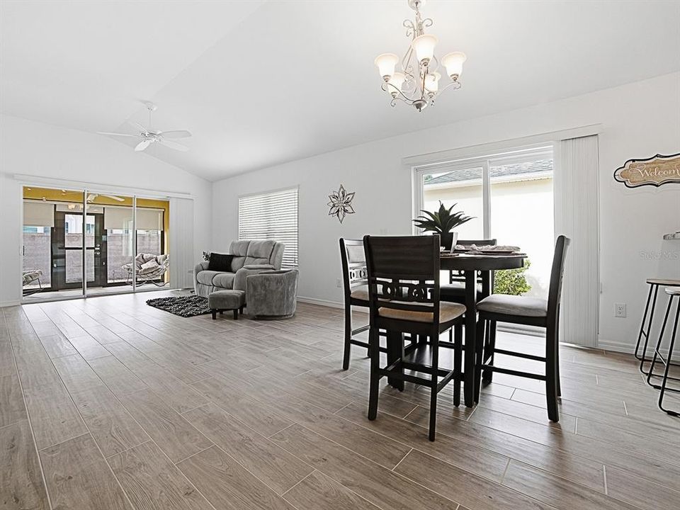 For Sale: $325,000 (3 beds, 2 baths, 1442 Square Feet)