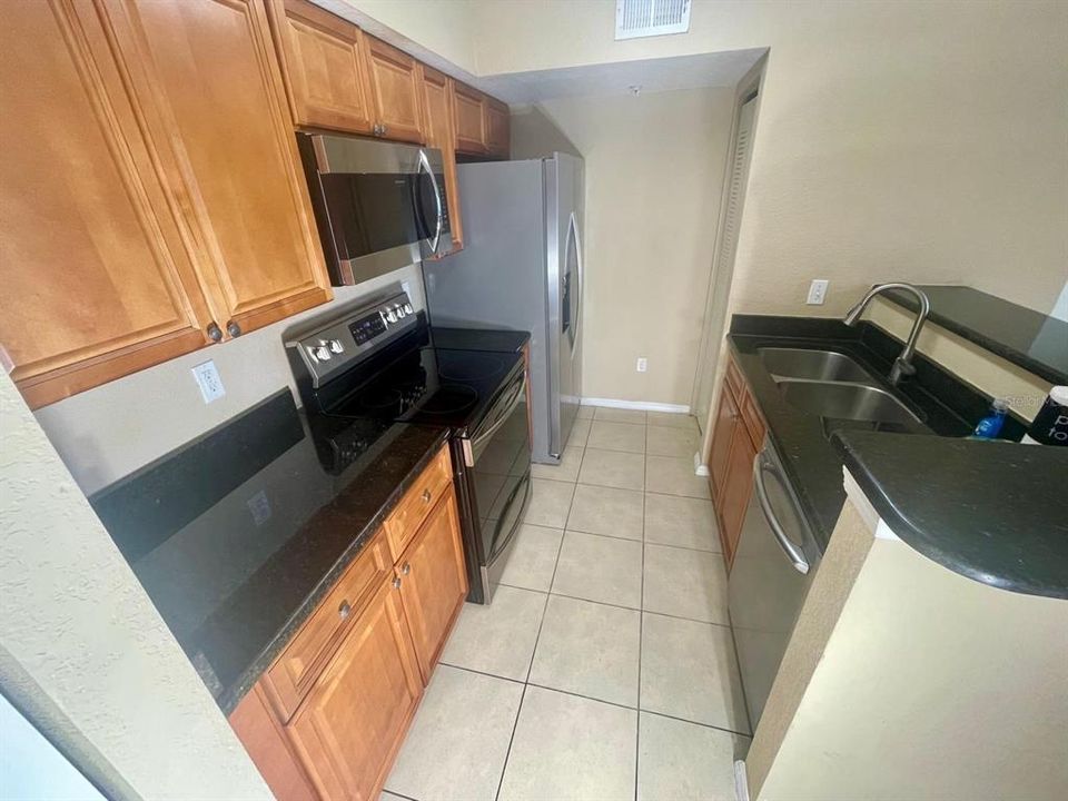 For Rent: $1,600 (2 beds, 2 baths, 1026 Square Feet)