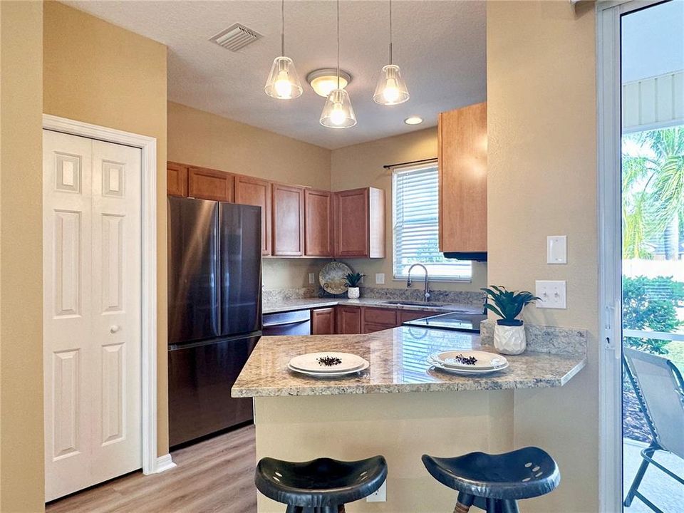 For Rent: $1,995 (2 beds, 1 baths, 1134 Square Feet)