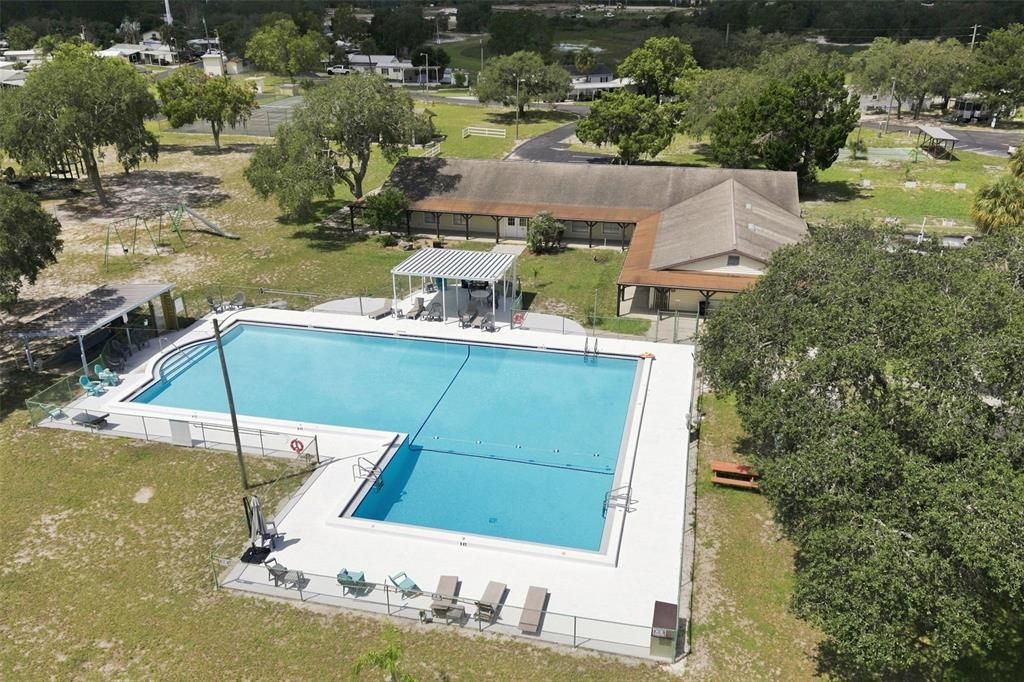 For Sale: $119,000 (2 beds, 1 baths, 840 Square Feet)