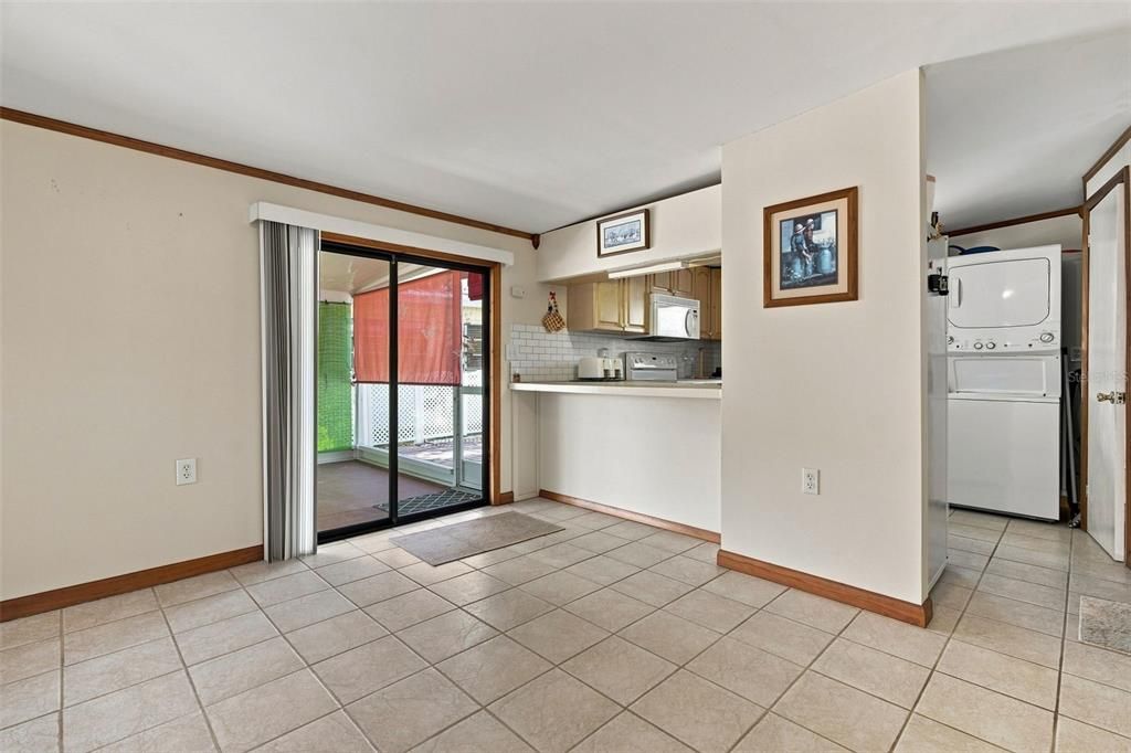 For Sale: $119,000 (2 beds, 1 baths, 840 Square Feet)