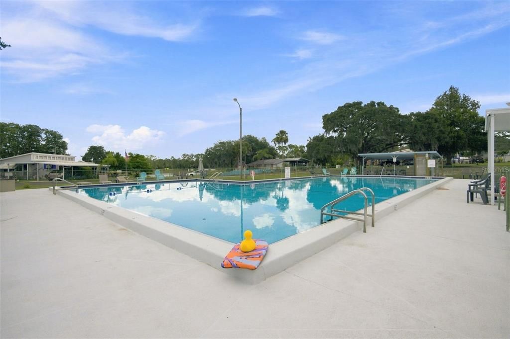 For Sale: $119,000 (2 beds, 1 baths, 840 Square Feet)