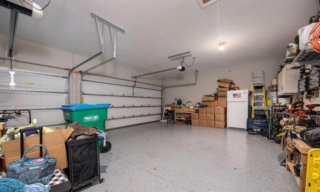 En Venta: $367,000 (4 camas, 3 baños, 2432 Pies cuadrados)