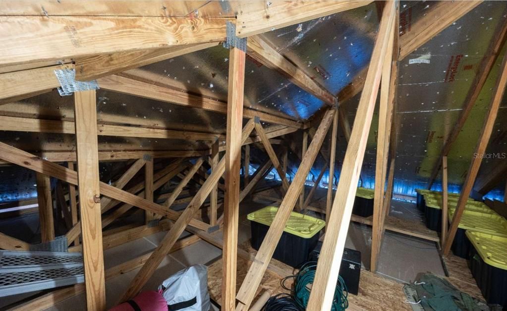 En Venta: $367,000 (4 camas, 3 baños, 2432 Pies cuadrados)