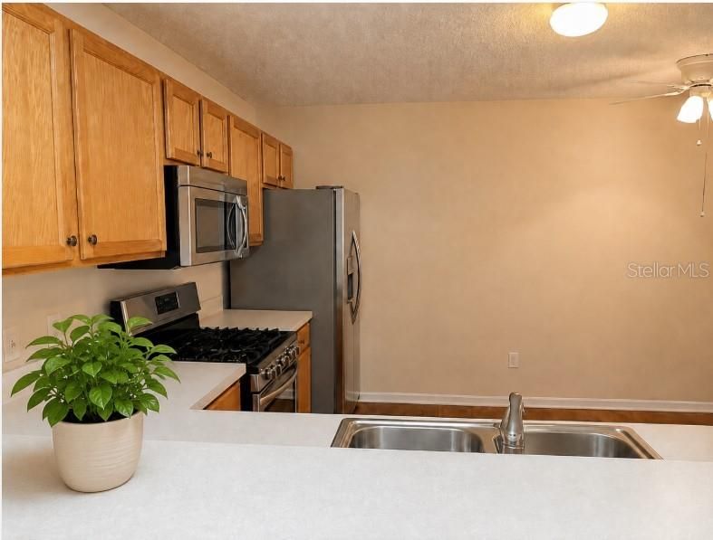 В аренду: $1,900 (3 спален, 2 ванн, 1156 Квадратных фут)