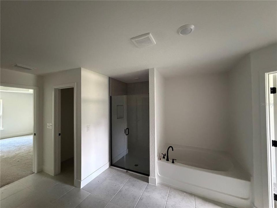 For Sale: $412,950 (4 beds, 2 baths, 2557 Square Feet)