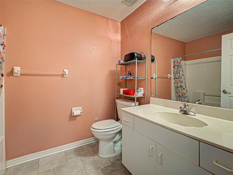 En Venta: $182,500 (2 camas, 2 baños, 1153 Pies cuadrados)