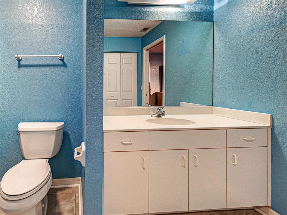 En Venta: $182,500 (2 camas, 2 baños, 1153 Pies cuadrados)
