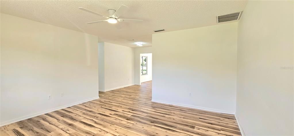 For Sale: $174,000 (2 beds, 2 baths, 1008 Square Feet)