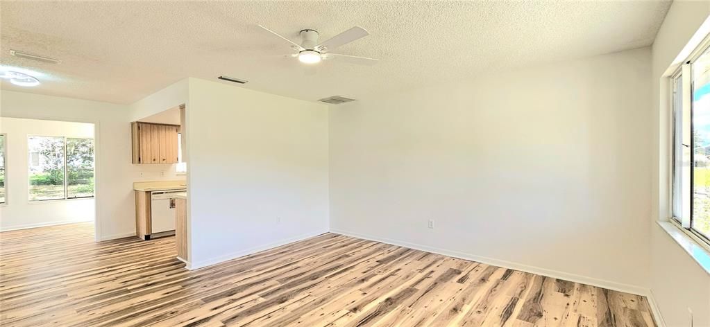For Sale: $174,000 (2 beds, 2 baths, 1008 Square Feet)