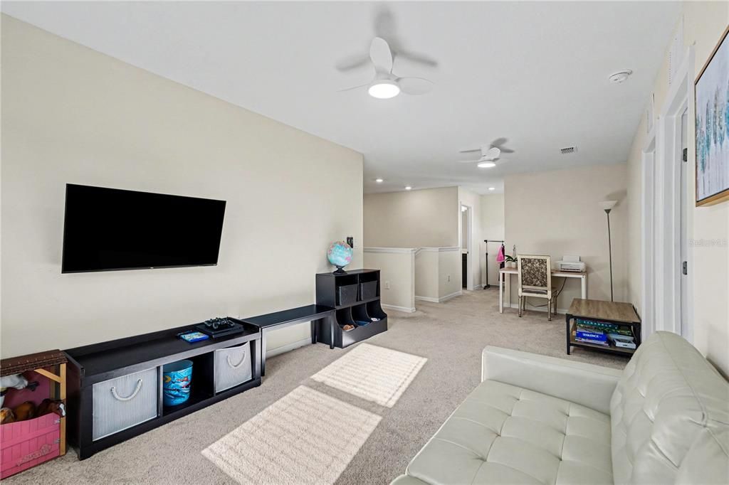 For Sale: $519,900 (5 beds, 3 baths, 2615 Square Feet)