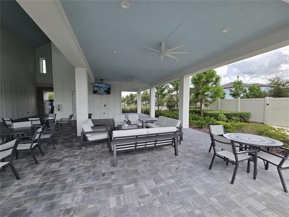 For Sale: $519,900 (5 beds, 3 baths, 2615 Square Feet)