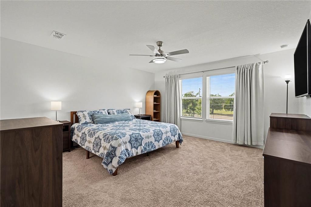 For Sale: $519,900 (5 beds, 3 baths, 2615 Square Feet)