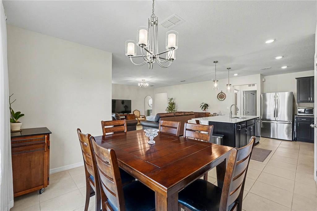 For Sale: $519,900 (5 beds, 3 baths, 2615 Square Feet)