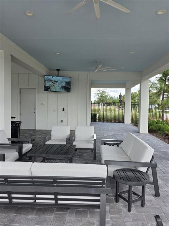 For Sale: $519,900 (5 beds, 3 baths, 2615 Square Feet)