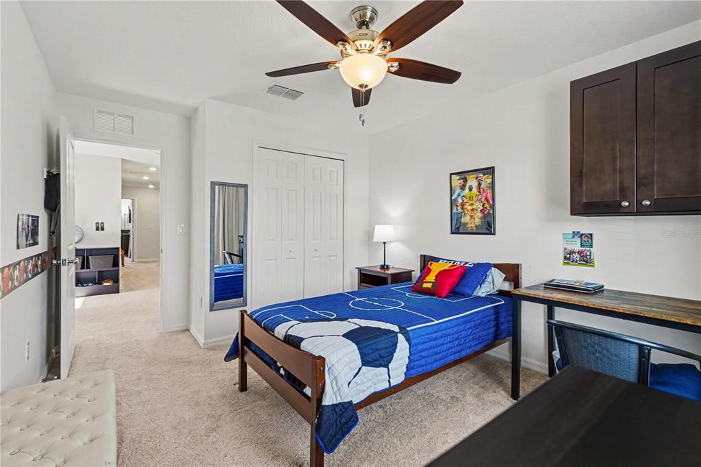 For Sale: $519,900 (5 beds, 3 baths, 2615 Square Feet)