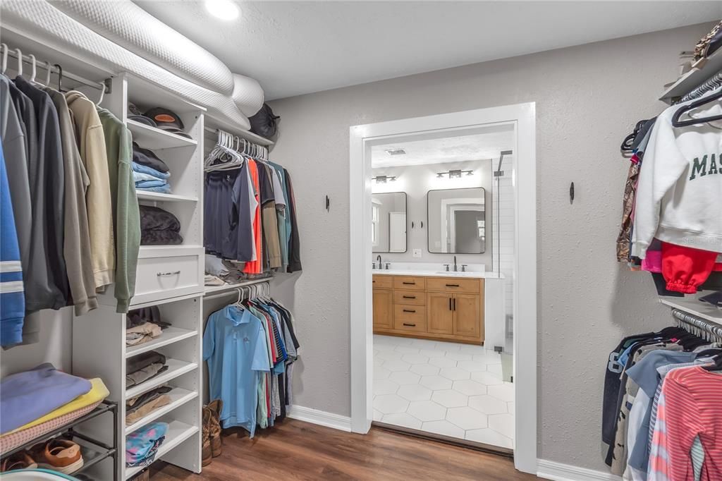 For Sale: $575,000 (4 beds, 2 baths, 2000 Square Feet)