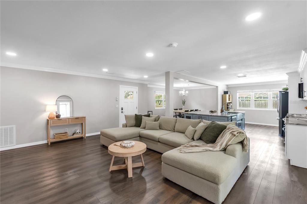 For Sale: $575,000 (4 beds, 2 baths, 2000 Square Feet)