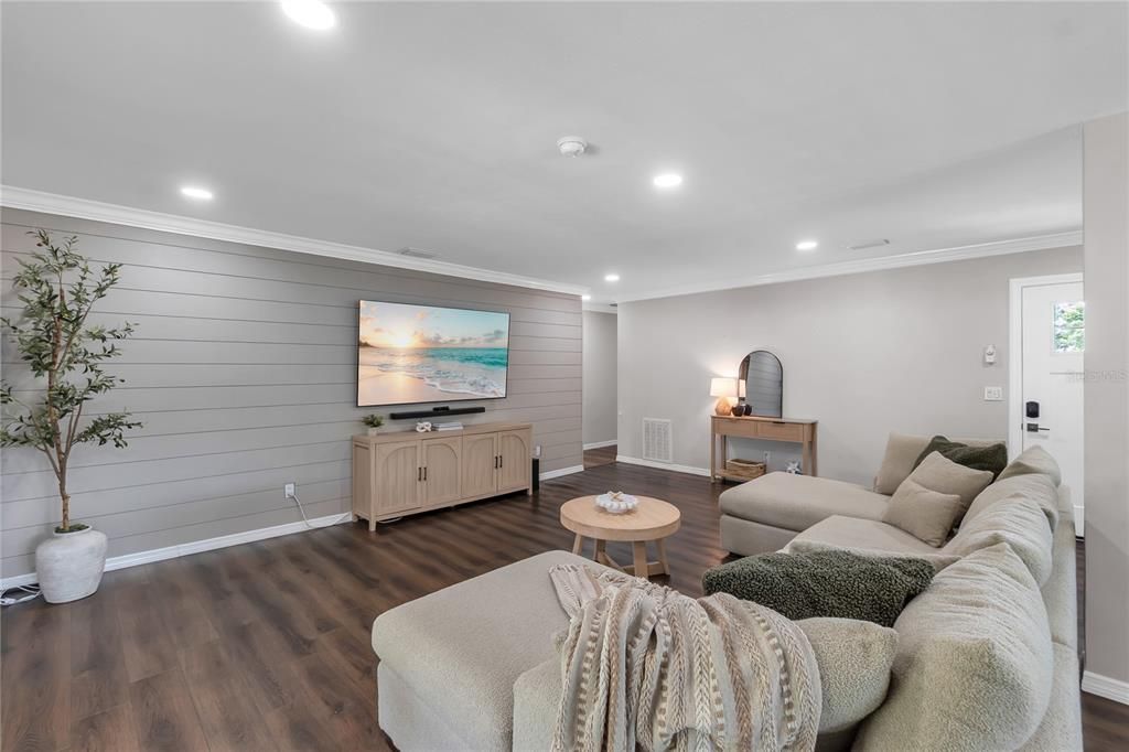 For Sale: $575,000 (4 beds, 2 baths, 2000 Square Feet)