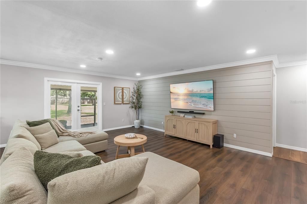 For Sale: $575,000 (4 beds, 2 baths, 2000 Square Feet)