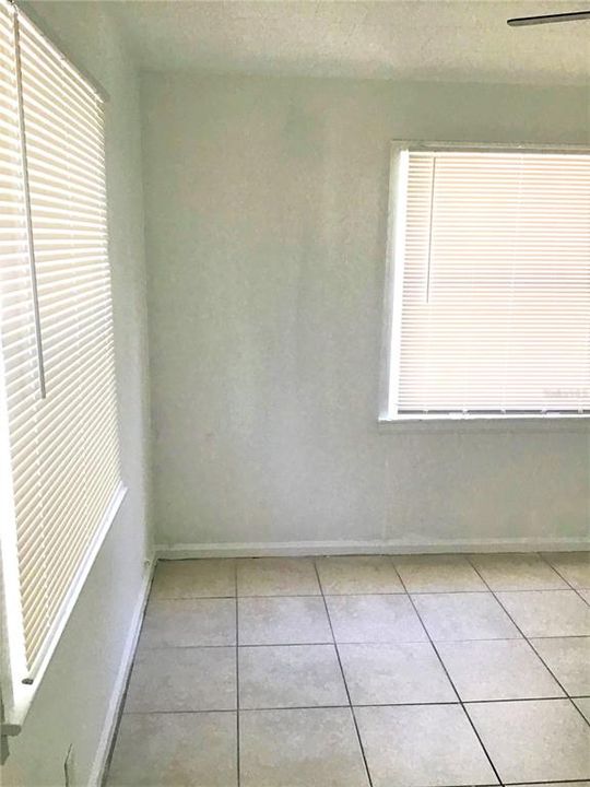 For Sale: $179,900 (2 beds, 1 baths, 672 Square Feet)