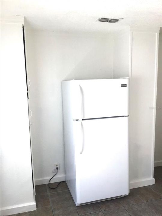 For Sale: $179,900 (2 beds, 1 baths, 672 Square Feet)