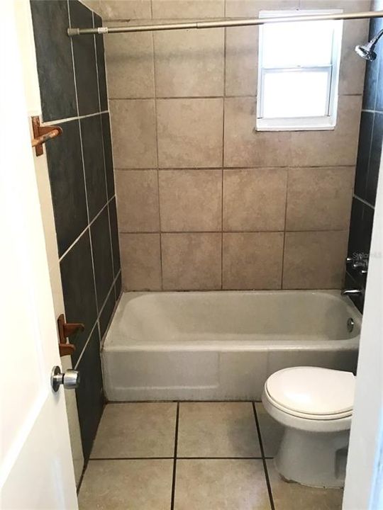 For Sale: $179,900 (2 beds, 1 baths, 672 Square Feet)