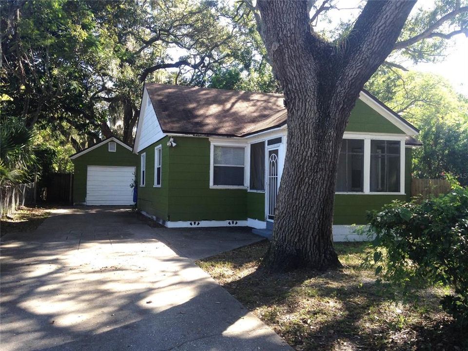 For Sale: $179,900 (2 beds, 1 baths, 672 Square Feet)