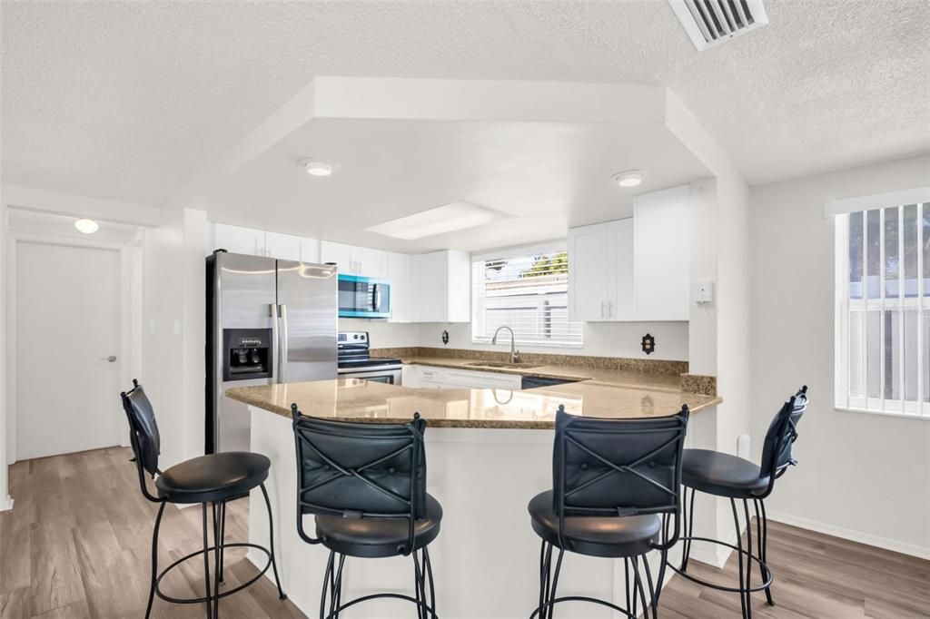 En Venta: $298,000 (3 camas, 2 baños, 1592 Pies cuadrados)