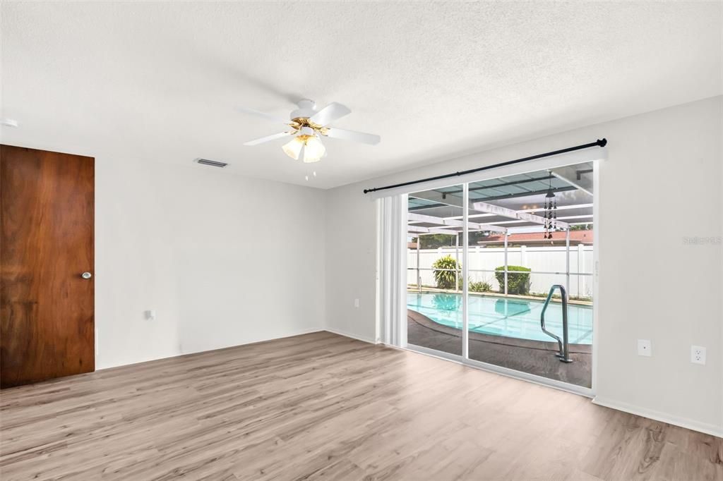 En Venta: $298,000 (3 camas, 2 baños, 1592 Pies cuadrados)