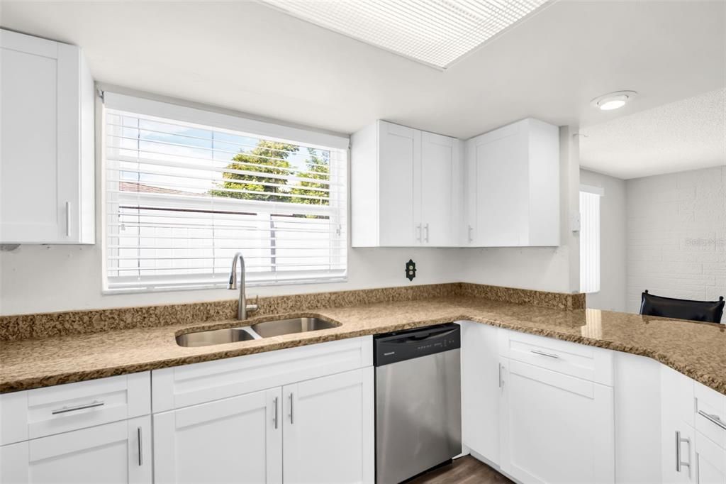 En Venta: $298,000 (3 camas, 2 baños, 1592 Pies cuadrados)