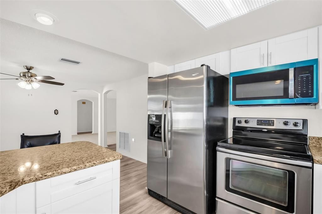 En Venta: $298,000 (3 camas, 2 baños, 1592 Pies cuadrados)