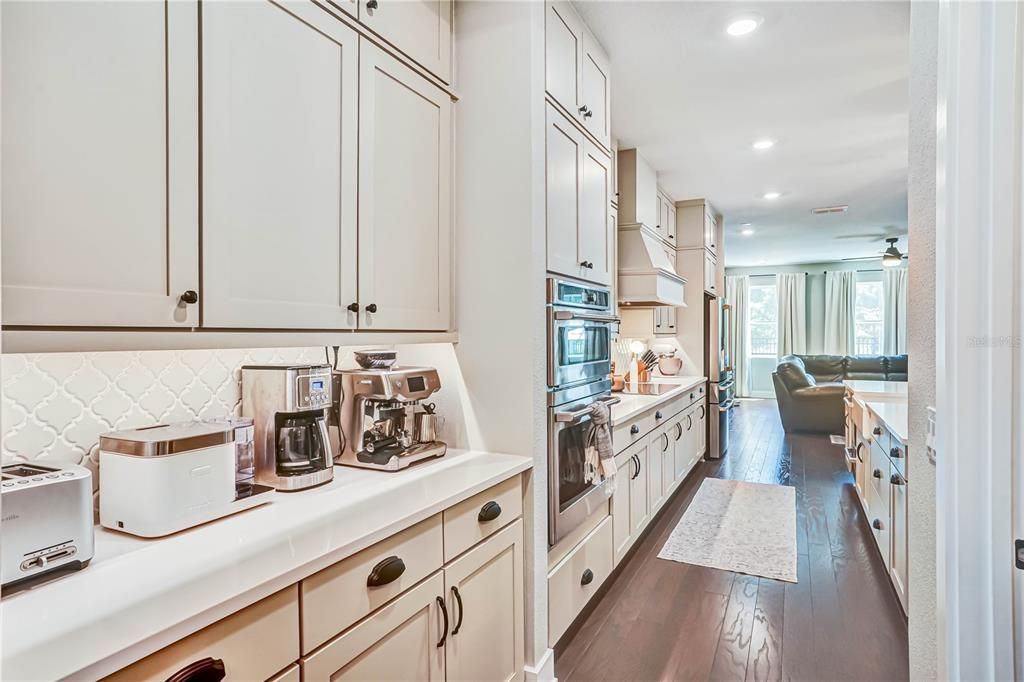 En Venta: $1,090,000 (5 camas, 4 baños, 3967 Pies cuadrados)