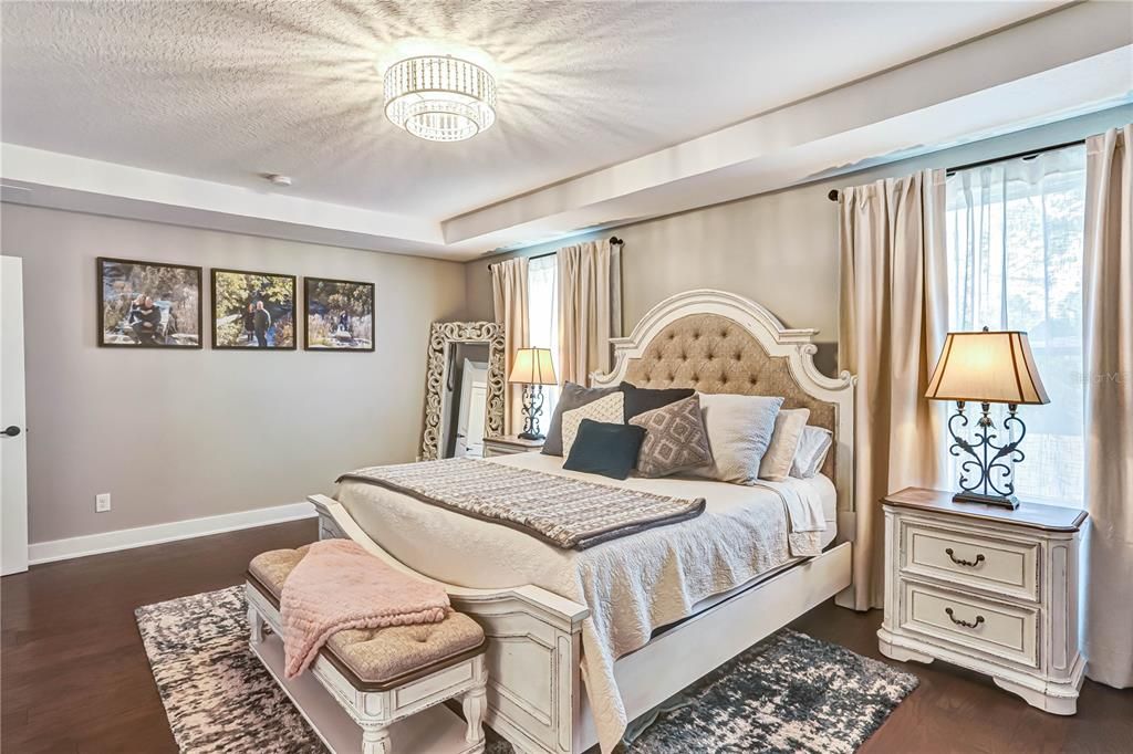 En Venta: $1,090,000 (5 camas, 4 baños, 3967 Pies cuadrados)
