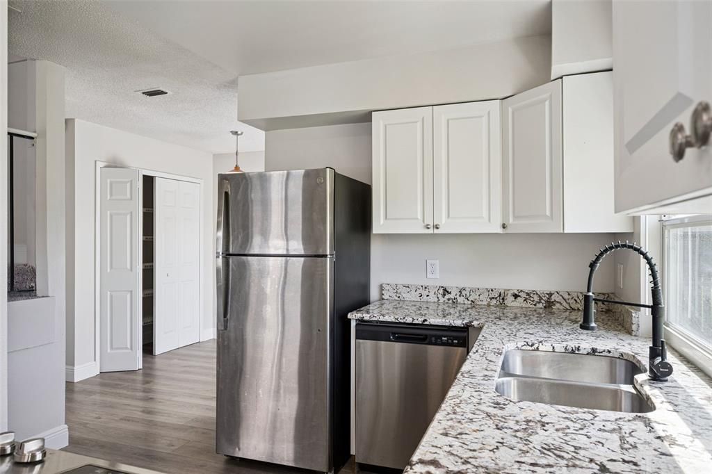For Sale: $369,900 (3 beds, 2 baths, 1207 Square Feet)