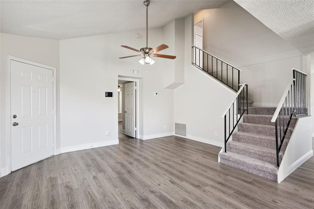 For Sale: $369,900 (3 beds, 2 baths, 1207 Square Feet)