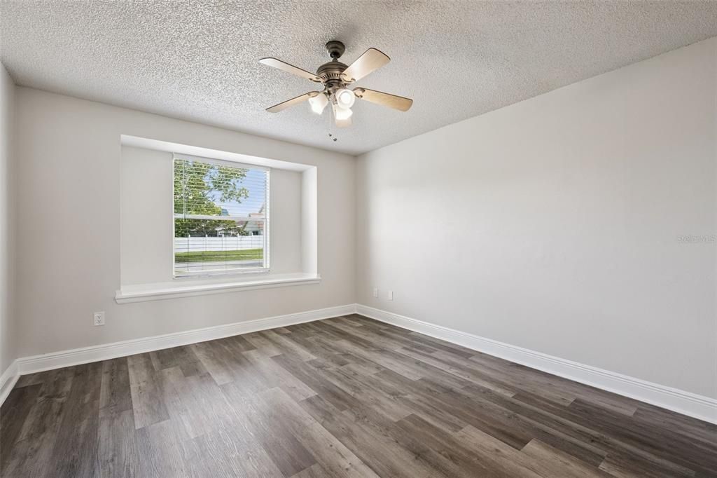 For Sale: $369,900 (3 beds, 2 baths, 1207 Square Feet)