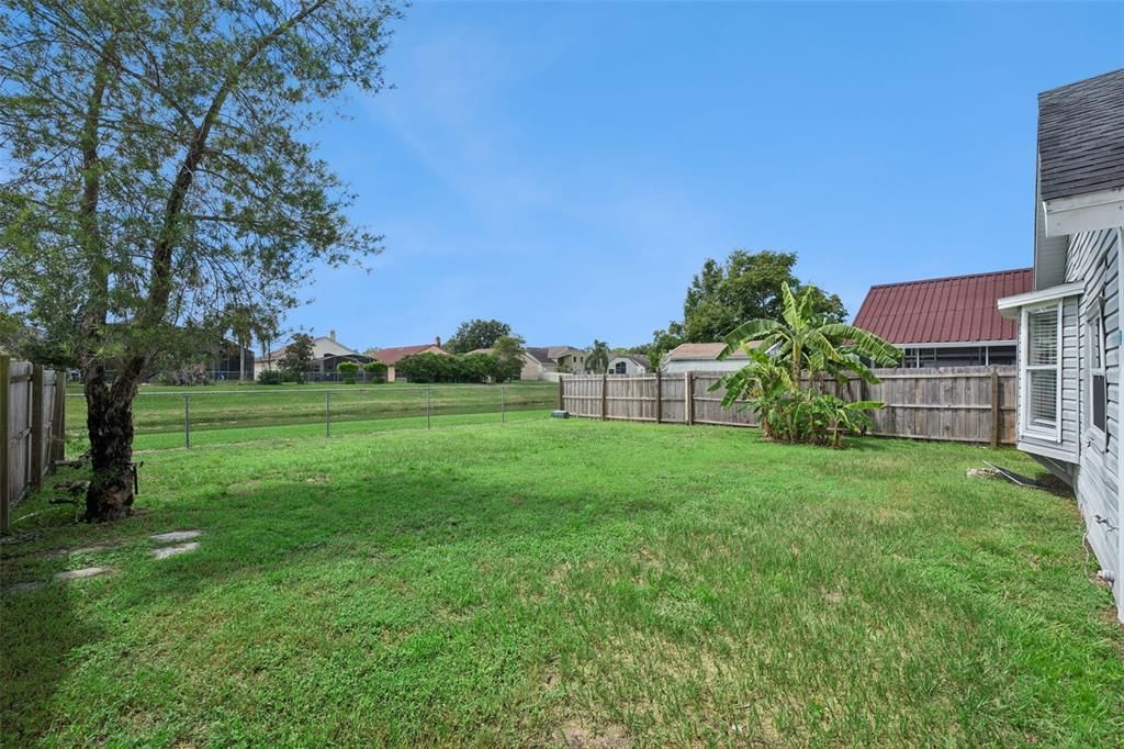 For Sale: $369,900 (3 beds, 2 baths, 1207 Square Feet)