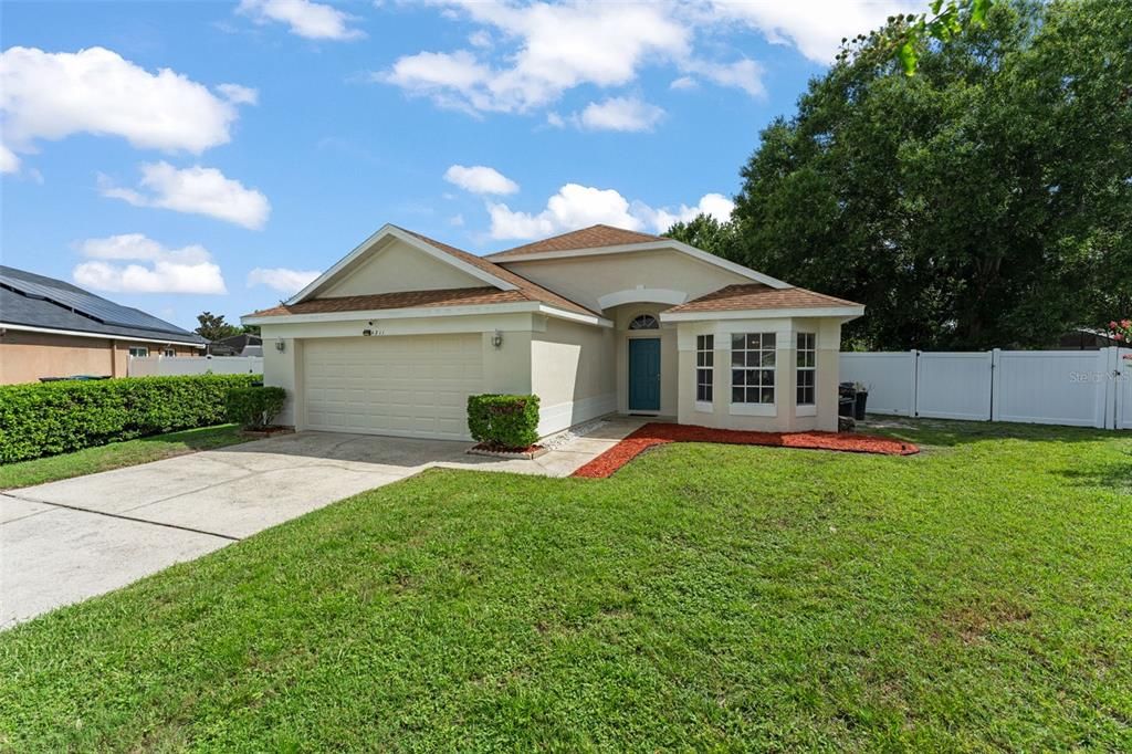 For Sale: $369,000 (3 beds, 2 baths, 1519 Square Feet)