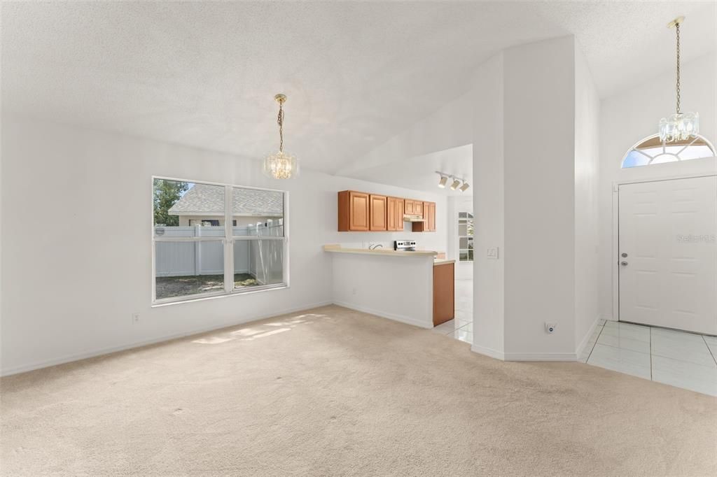 For Sale: $369,000 (3 beds, 2 baths, 1519 Square Feet)