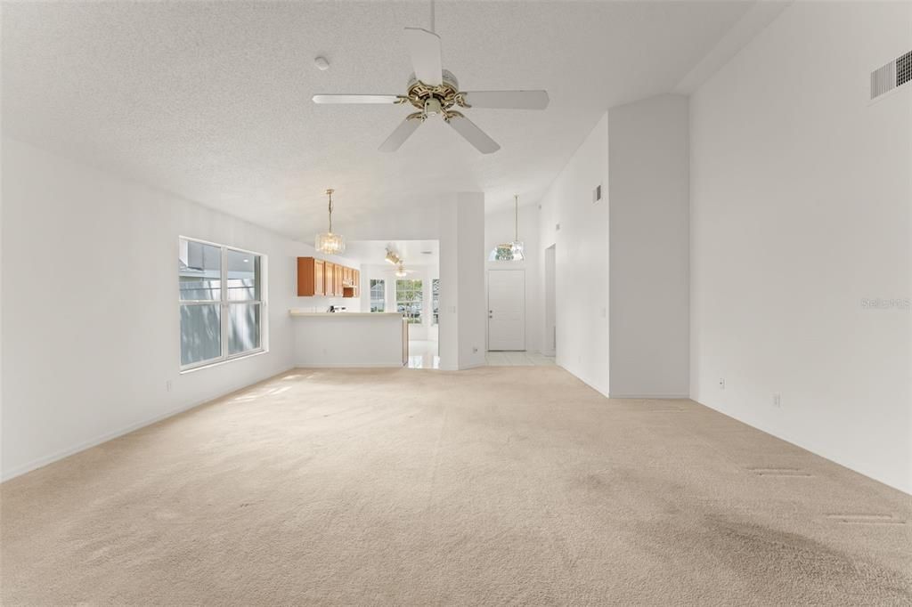 For Sale: $369,000 (3 beds, 2 baths, 1519 Square Feet)