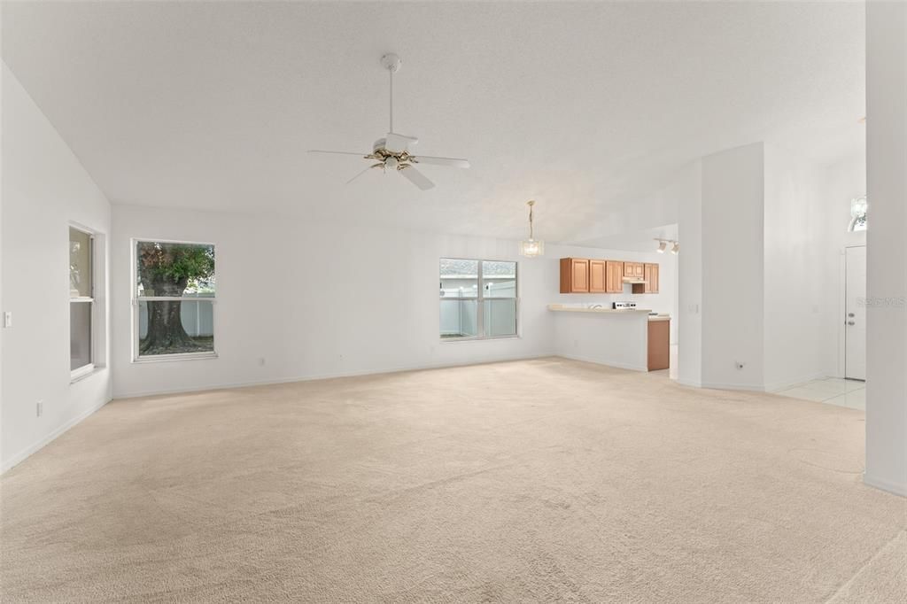 For Sale: $369,000 (3 beds, 2 baths, 1519 Square Feet)